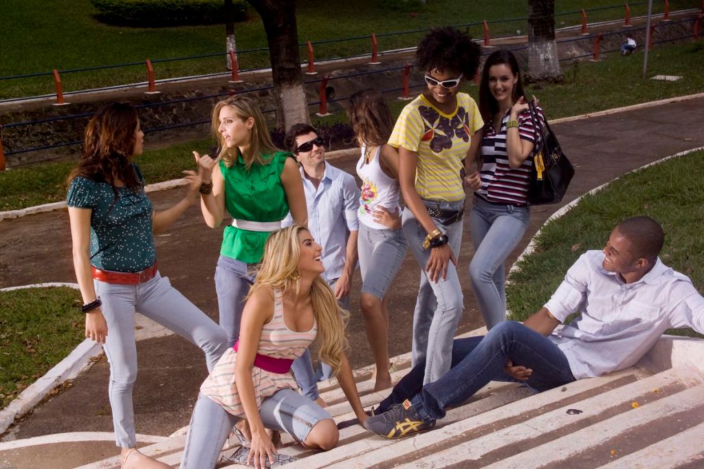 Ri19Jeans Verão 2008 | Produção de Moda: Jorge Marcelo Oliveira | Fotografia: Azael Bild| Beleza: Tandi Steinle | Modelos: Kelly Moraes, Adriana Mara, Aline Lago, Aline Santos, Thiago Magalhães, JocastaCosta, Camila Helen Grant - 2008